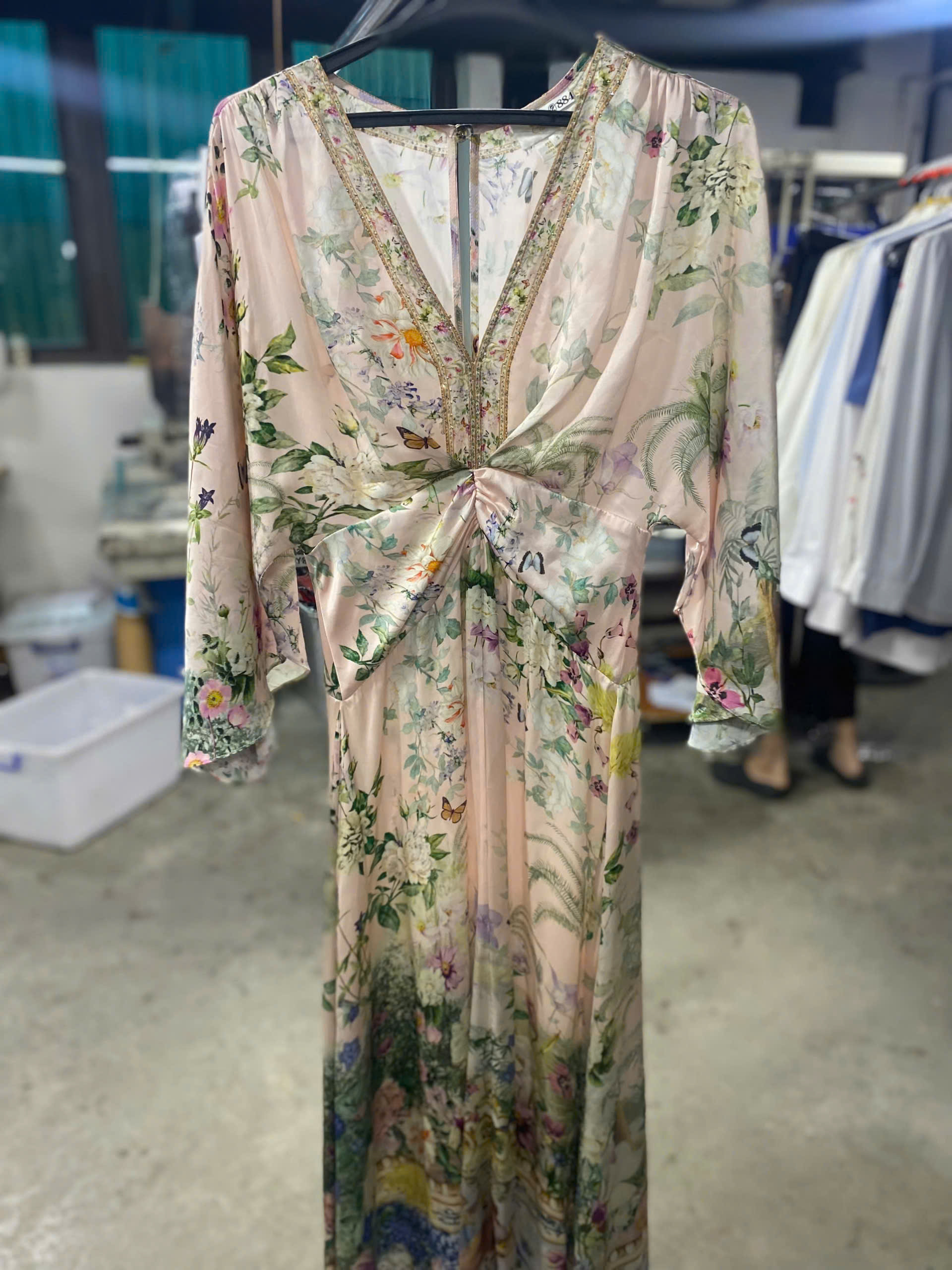 Vải lụa là gì ? Có mấy loại lụa , và làm sao để giặt vải lụa đúng cách cùng Japan Laundry tìm hiểu nhé ! Vải lụa là gì ? Có mấy loại lụa , và làm sao để giặt vải lụa đúng cách cùng Japan Laundry tìm hiểu nhé !